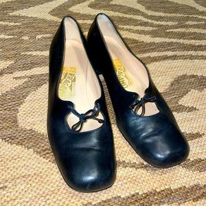 Ferragamo black leather low heel flats size 8.5